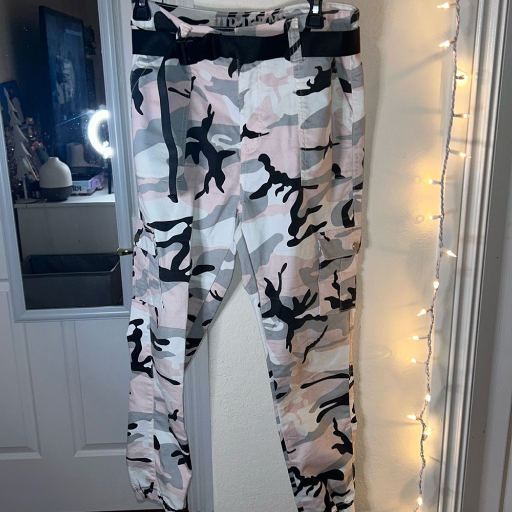 VIP Jeans | Light Pink Camouflage Cropped, Cargo, Jogger, Jeans | With Belt